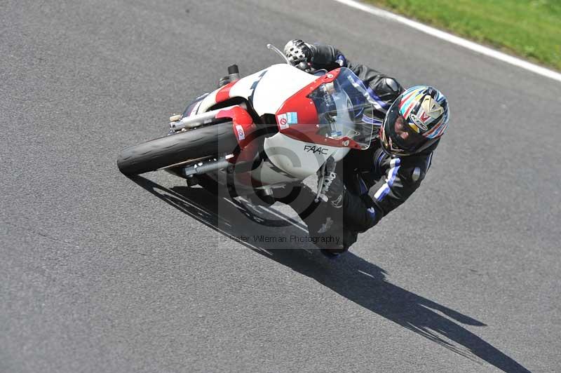 Motorcycle action photographs;Trackday digital images;cadwell;cadwell park photographs;event digital images;eventdigitalimages;motor racing louth lincolnshire;no limits trackdays;peter wileman photography;trackday;trackday photos