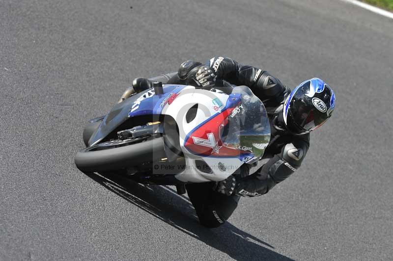Motorcycle action photographs;Trackday digital images;cadwell;cadwell park photographs;event digital images;eventdigitalimages;motor racing louth lincolnshire;no limits trackdays;peter wileman photography;trackday;trackday photos