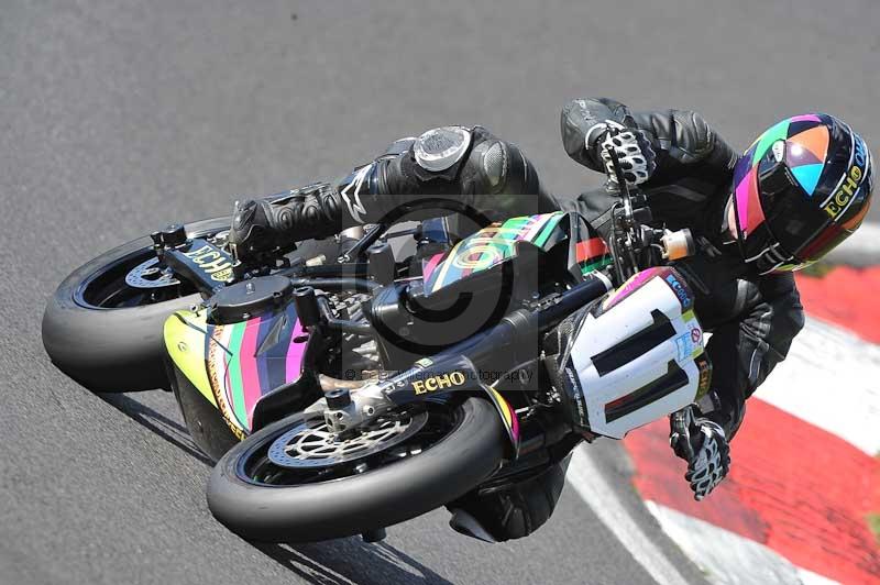Motorcycle action photographs;Trackday digital images;cadwell;cadwell park photographs;event digital images;eventdigitalimages;motor racing louth lincolnshire;no limits trackdays;peter wileman photography;trackday;trackday photos