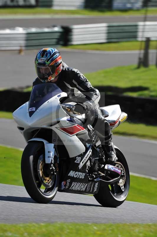 Motorcycle action photographs;Trackday digital images;cadwell;cadwell park photographs;event digital images;eventdigitalimages;motor racing louth lincolnshire;no limits trackdays;peter wileman photography;trackday;trackday photos