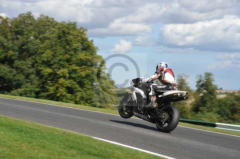 Motorcycle action photographs;Trackday digital images;cadwell;cadwell park photographs;event digital images;eventdigitalimages;motor racing louth lincolnshire;no limits trackdays;peter wileman photography;trackday;trackday photos