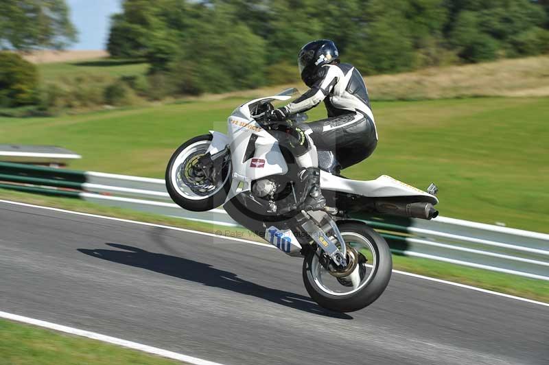 Motorcycle action photographs;Trackday digital images;cadwell;cadwell park photographs;event digital images;eventdigitalimages;motor racing louth lincolnshire;no limits trackdays;peter wileman photography;trackday;trackday photos