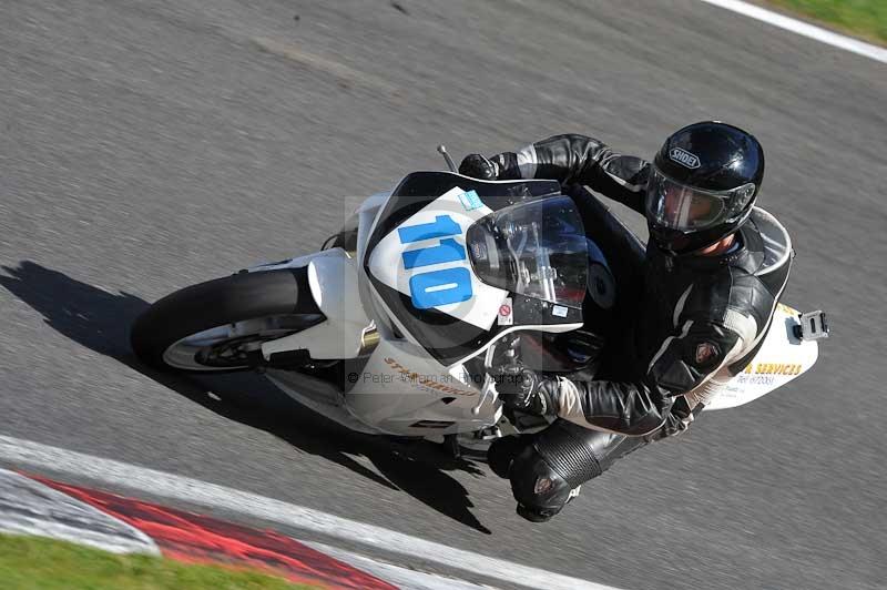 Motorcycle action photographs;Trackday digital images;cadwell;cadwell park photographs;event digital images;eventdigitalimages;motor racing louth lincolnshire;no limits trackdays;peter wileman photography;trackday;trackday photos