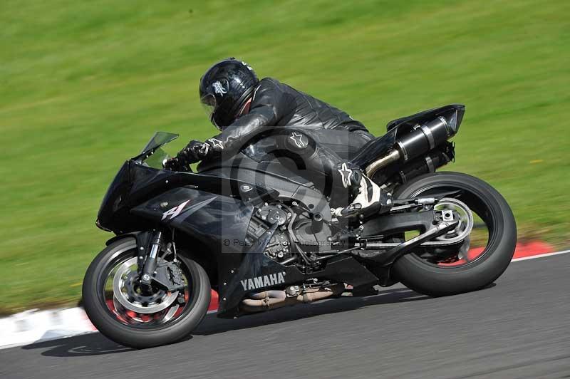 Motorcycle action photographs;Trackday digital images;cadwell;cadwell park photographs;event digital images;eventdigitalimages;motor racing louth lincolnshire;no limits trackdays;peter wileman photography;trackday;trackday photos