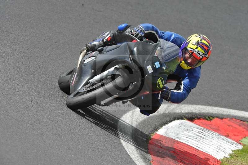 Motorcycle action photographs;Trackday digital images;cadwell;cadwell park photographs;event digital images;eventdigitalimages;motor racing louth lincolnshire;no limits trackdays;peter wileman photography;trackday;trackday photos