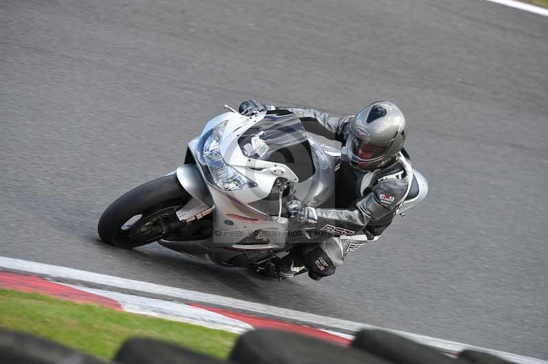 Motorcycle action photographs;Trackday digital images;cadwell;cadwell park photographs;event digital images;eventdigitalimages;motor racing louth lincolnshire;no limits trackdays;peter wileman photography;trackday;trackday photos