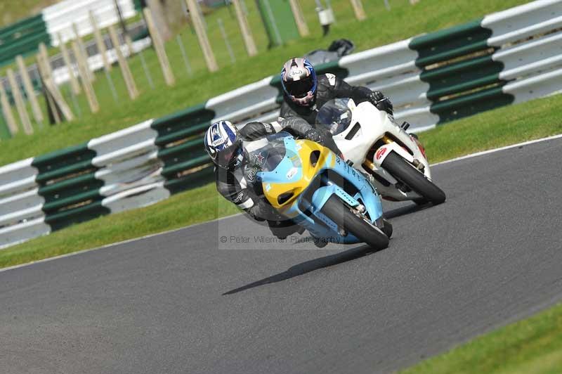 Motorcycle action photographs;Trackday digital images;cadwell;cadwell park photographs;event digital images;eventdigitalimages;motor racing louth lincolnshire;no limits trackdays;peter wileman photography;trackday;trackday photos