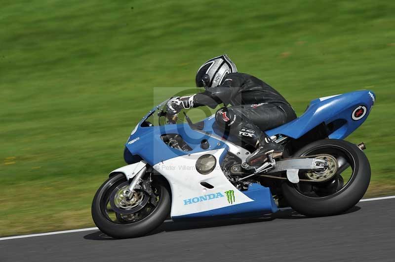 Motorcycle action photographs;Trackday digital images;cadwell;cadwell park photographs;event digital images;eventdigitalimages;motor racing louth lincolnshire;no limits trackdays;peter wileman photography;trackday;trackday photos