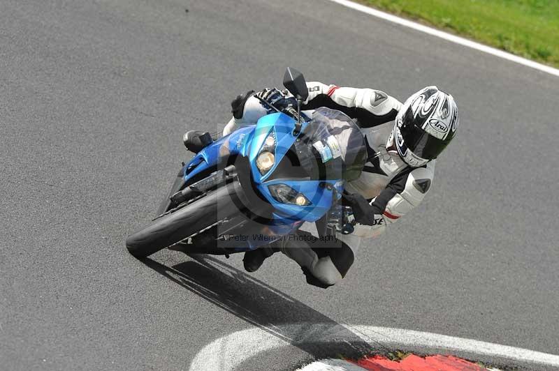 Motorcycle action photographs;Trackday digital images;cadwell;cadwell park photographs;event digital images;eventdigitalimages;motor racing louth lincolnshire;no limits trackdays;peter wileman photography;trackday;trackday photos