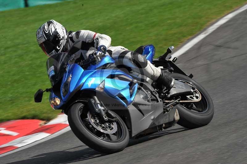 Motorcycle action photographs;Trackday digital images;cadwell;cadwell park photographs;event digital images;eventdigitalimages;motor racing louth lincolnshire;no limits trackdays;peter wileman photography;trackday;trackday photos