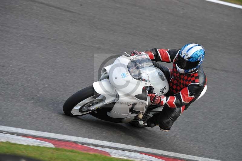 Motorcycle action photographs;Trackday digital images;cadwell;cadwell park photographs;event digital images;eventdigitalimages;motor racing louth lincolnshire;no limits trackdays;peter wileman photography;trackday;trackday photos