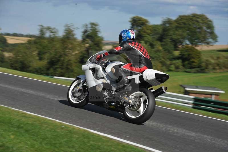 Motorcycle action photographs;Trackday digital images;cadwell;cadwell park photographs;event digital images;eventdigitalimages;motor racing louth lincolnshire;no limits trackdays;peter wileman photography;trackday;trackday photos
