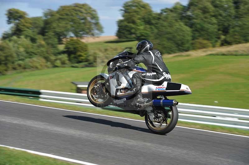 Motorcycle action photographs;Trackday digital images;cadwell;cadwell park photographs;event digital images;eventdigitalimages;motor racing louth lincolnshire;no limits trackdays;peter wileman photography;trackday;trackday photos