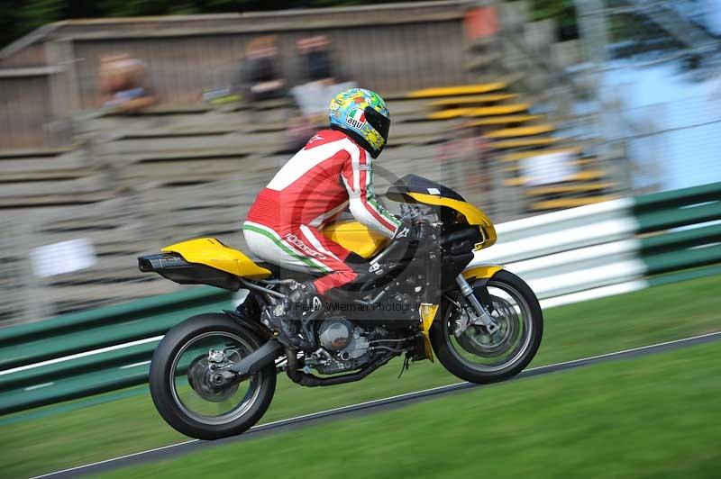 Motorcycle action photographs;Trackday digital images;cadwell;cadwell park photographs;event digital images;eventdigitalimages;motor racing louth lincolnshire;no limits trackdays;peter wileman photography;trackday;trackday photos
