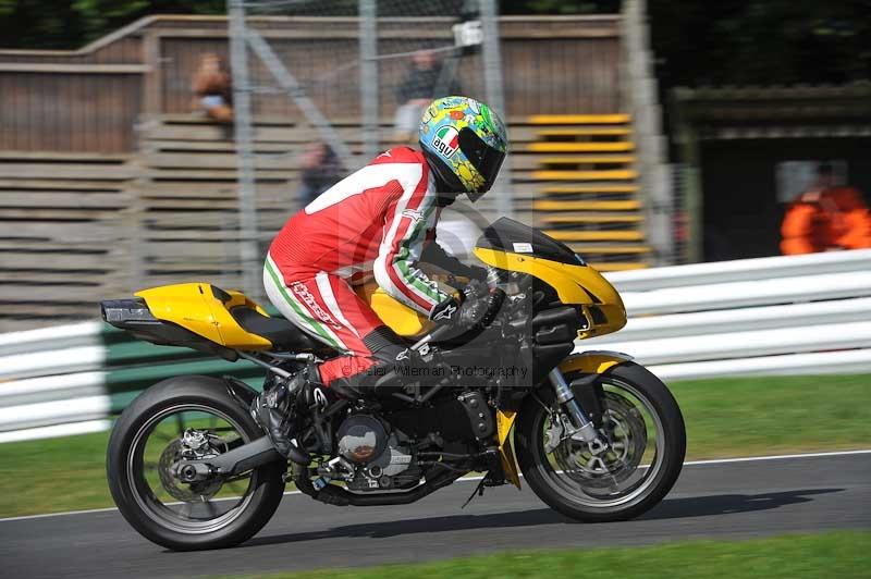 Motorcycle action photographs;Trackday digital images;cadwell;cadwell park photographs;event digital images;eventdigitalimages;motor racing louth lincolnshire;no limits trackdays;peter wileman photography;trackday;trackday photos