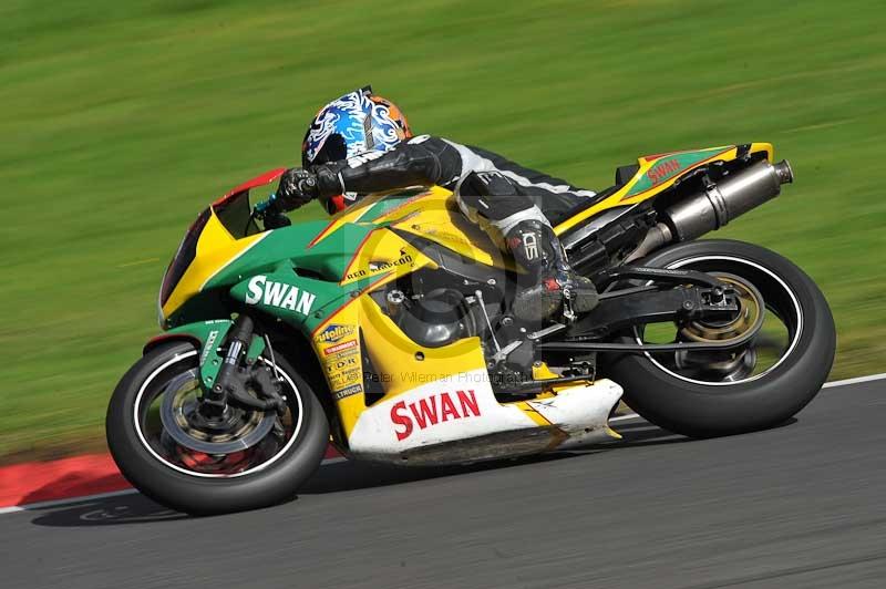 Motorcycle action photographs;Trackday digital images;cadwell;cadwell park photographs;event digital images;eventdigitalimages;motor racing louth lincolnshire;no limits trackdays;peter wileman photography;trackday;trackday photos
