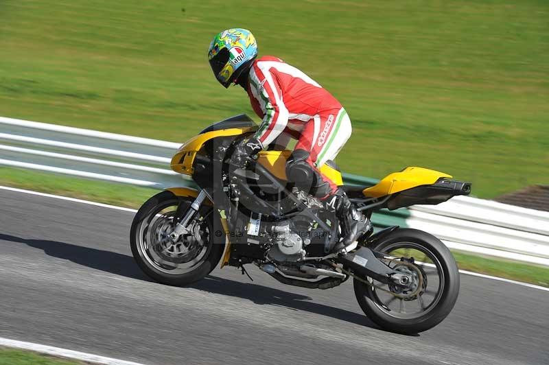 Motorcycle action photographs;Trackday digital images;cadwell;cadwell park photographs;event digital images;eventdigitalimages;motor racing louth lincolnshire;no limits trackdays;peter wileman photography;trackday;trackday photos