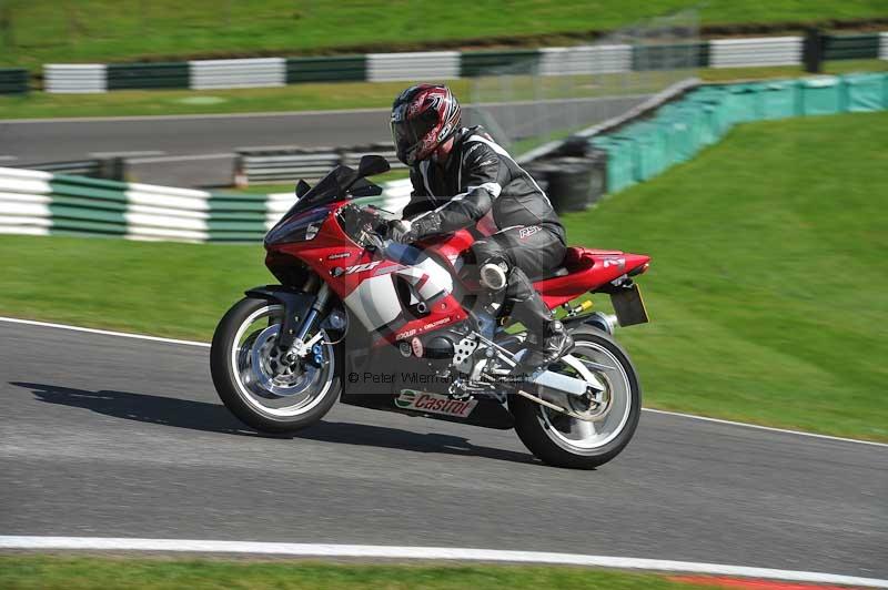 Motorcycle action photographs;Trackday digital images;cadwell;cadwell park photographs;event digital images;eventdigitalimages;motor racing louth lincolnshire;no limits trackdays;peter wileman photography;trackday;trackday photos
