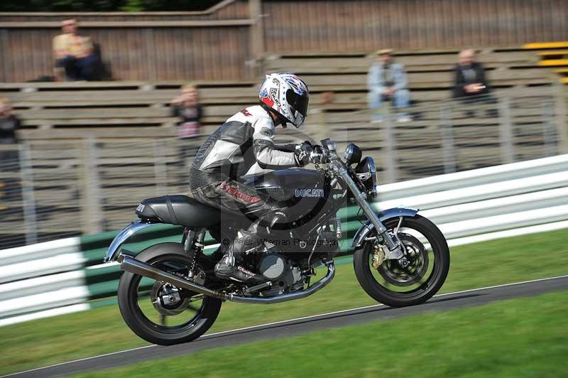 Motorcycle action photographs;Trackday digital images;cadwell;cadwell park photographs;event digital images;eventdigitalimages;motor racing louth lincolnshire;no limits trackdays;peter wileman photography;trackday;trackday photos