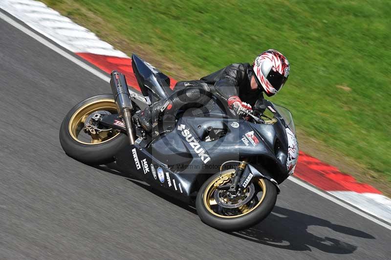 Motorcycle action photographs;Trackday digital images;cadwell;cadwell park photographs;event digital images;eventdigitalimages;motor racing louth lincolnshire;no limits trackdays;peter wileman photography;trackday;trackday photos
