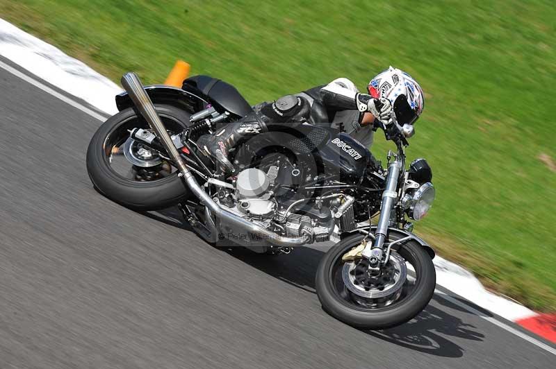 Motorcycle action photographs;Trackday digital images;cadwell;cadwell park photographs;event digital images;eventdigitalimages;motor racing louth lincolnshire;no limits trackdays;peter wileman photography;trackday;trackday photos
