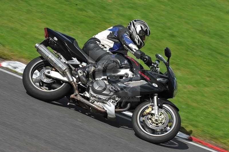 Motorcycle action photographs;Trackday digital images;cadwell;cadwell park photographs;event digital images;eventdigitalimages;motor racing louth lincolnshire;no limits trackdays;peter wileman photography;trackday;trackday photos