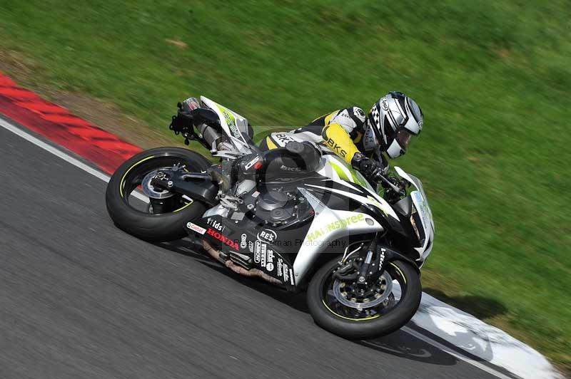 Motorcycle action photographs;Trackday digital images;cadwell;cadwell park photographs;event digital images;eventdigitalimages;motor racing louth lincolnshire;no limits trackdays;peter wileman photography;trackday;trackday photos