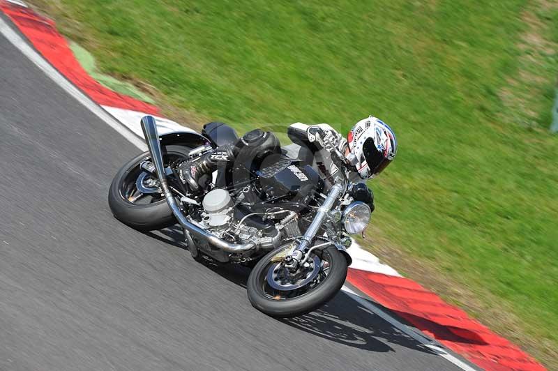 Motorcycle action photographs;Trackday digital images;cadwell;cadwell park photographs;event digital images;eventdigitalimages;motor racing louth lincolnshire;no limits trackdays;peter wileman photography;trackday;trackday photos
