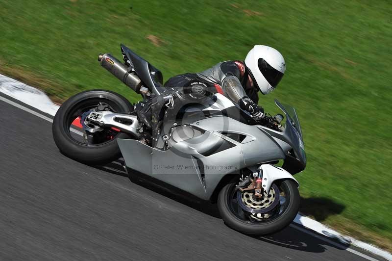 Motorcycle action photographs;Trackday digital images;cadwell;cadwell park photographs;event digital images;eventdigitalimages;motor racing louth lincolnshire;no limits trackdays;peter wileman photography;trackday;trackday photos