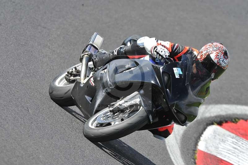 Motorcycle action photographs;Trackday digital images;cadwell;cadwell park photographs;event digital images;eventdigitalimages;motor racing louth lincolnshire;no limits trackdays;peter wileman photography;trackday;trackday photos