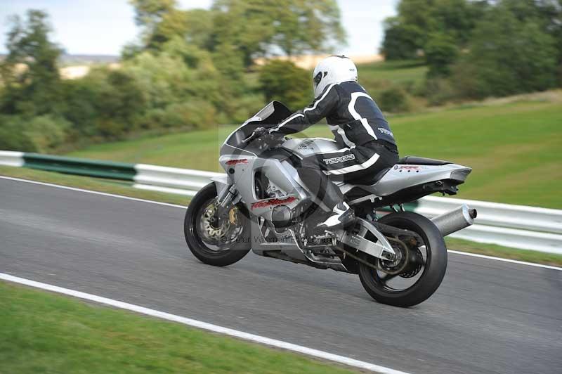Motorcycle action photographs;Trackday digital images;cadwell;cadwell park photographs;event digital images;eventdigitalimages;motor racing louth lincolnshire;no limits trackdays;peter wileman photography;trackday;trackday photos