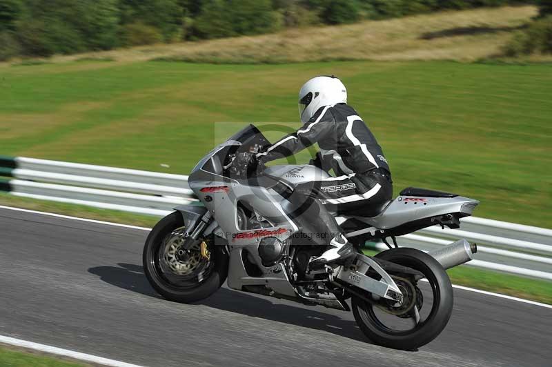 Motorcycle action photographs;Trackday digital images;cadwell;cadwell park photographs;event digital images;eventdigitalimages;motor racing louth lincolnshire;no limits trackdays;peter wileman photography;trackday;trackday photos
