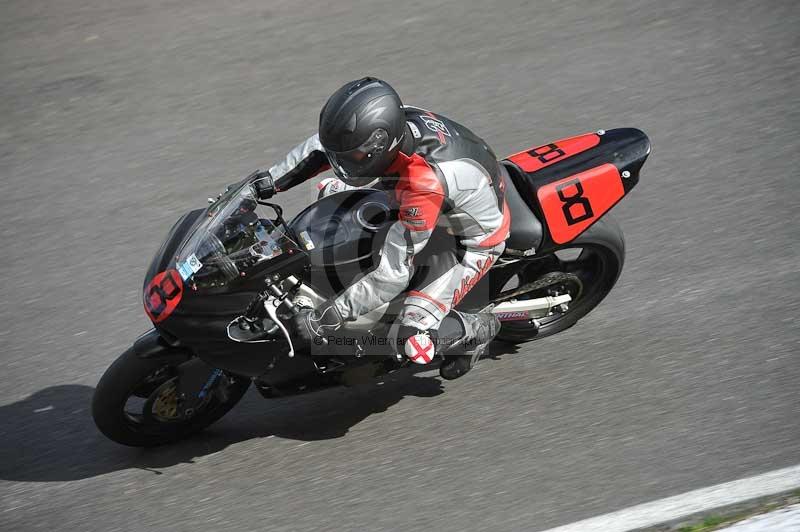 Motorcycle action photographs;Trackday digital images;cadwell;cadwell park photographs;event digital images;eventdigitalimages;motor racing louth lincolnshire;no limits trackdays;peter wileman photography;trackday;trackday photos