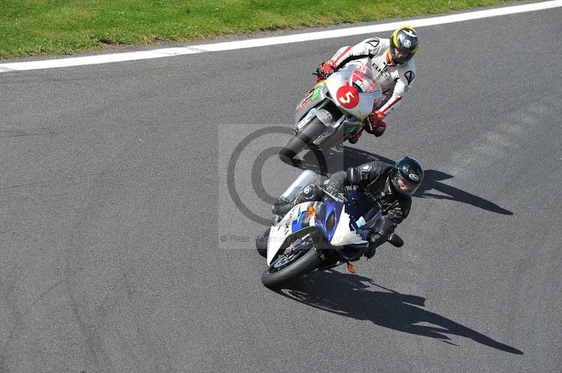 Motorcycle action photographs;Trackday digital images;cadwell;cadwell park photographs;event digital images;eventdigitalimages;motor racing louth lincolnshire;no limits trackdays;peter wileman photography;trackday;trackday photos