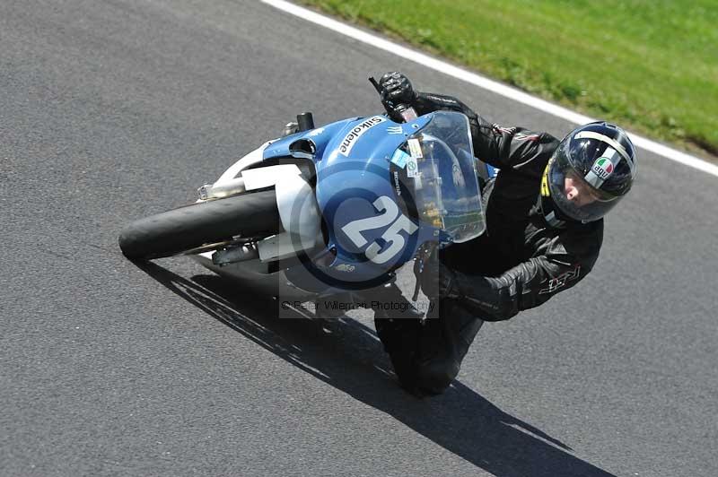 Motorcycle action photographs;Trackday digital images;cadwell;cadwell park photographs;event digital images;eventdigitalimages;motor racing louth lincolnshire;no limits trackdays;peter wileman photography;trackday;trackday photos