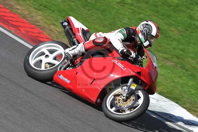 Motorcycle action photographs;Trackday digital images;cadwell;cadwell park photographs;event digital images;eventdigitalimages;motor racing louth lincolnshire;no limits trackdays;peter wileman photography;trackday;trackday photos