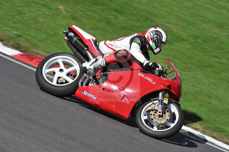 Motorcycle action photographs;Trackday digital images;cadwell;cadwell park photographs;event digital images;eventdigitalimages;motor racing louth lincolnshire;no limits trackdays;peter wileman photography;trackday;trackday photos