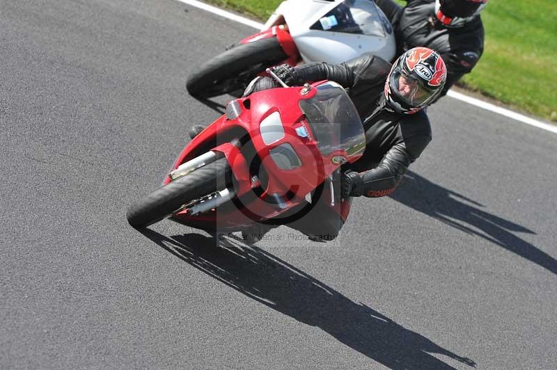 Motorcycle action photographs;Trackday digital images;cadwell;cadwell park photographs;event digital images;eventdigitalimages;motor racing louth lincolnshire;no limits trackdays;peter wileman photography;trackday;trackday photos