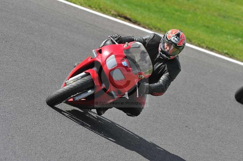 Motorcycle action photographs;Trackday digital images;cadwell;cadwell park photographs;event digital images;eventdigitalimages;motor racing louth lincolnshire;no limits trackdays;peter wileman photography;trackday;trackday photos