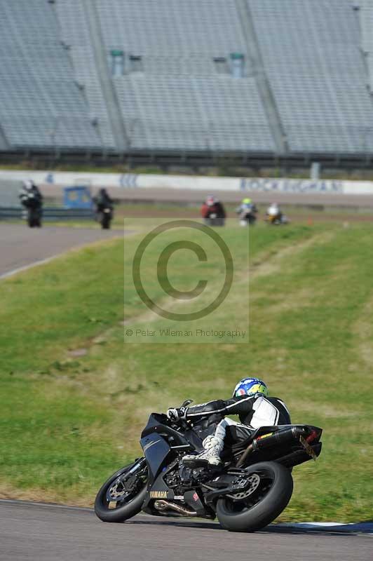 Rockingham no limits trackday;enduro digital images;event digital images;eventdigitalimages;no limits trackdays;peter wileman photography;racing digital images;rockingham raceway northamptonshire;rockingham trackday photographs;trackday digital images;trackday photos