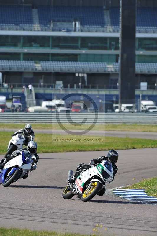 Rockingham no limits trackday;enduro digital images;event digital images;eventdigitalimages;no limits trackdays;peter wileman photography;racing digital images;rockingham raceway northamptonshire;rockingham trackday photographs;trackday digital images;trackday photos