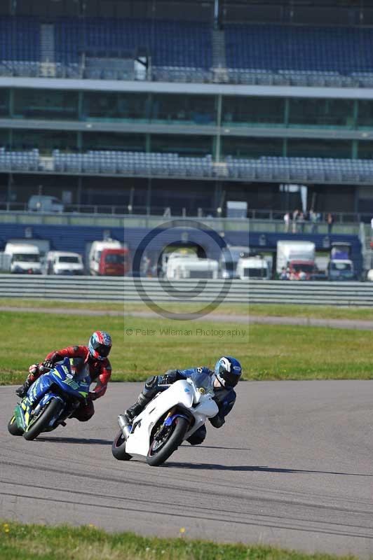 Rockingham no limits trackday;enduro digital images;event digital images;eventdigitalimages;no limits trackdays;peter wileman photography;racing digital images;rockingham raceway northamptonshire;rockingham trackday photographs;trackday digital images;trackday photos
