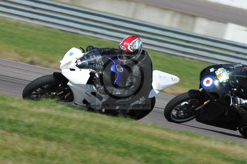 Rockingham no limits trackday;enduro digital images;event digital images;eventdigitalimages;no limits trackdays;peter wileman photography;racing digital images;rockingham raceway northamptonshire;rockingham trackday photographs;trackday digital images;trackday photos