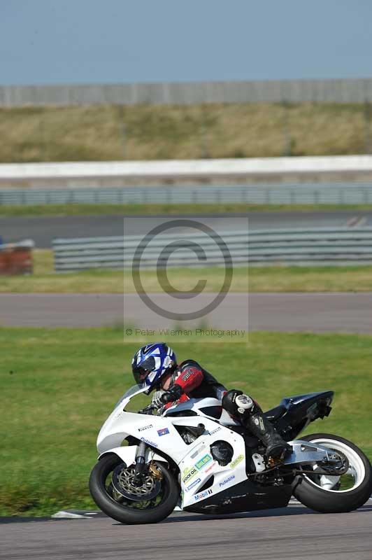 Rockingham no limits trackday;enduro digital images;event digital images;eventdigitalimages;no limits trackdays;peter wileman photography;racing digital images;rockingham raceway northamptonshire;rockingham trackday photographs;trackday digital images;trackday photos