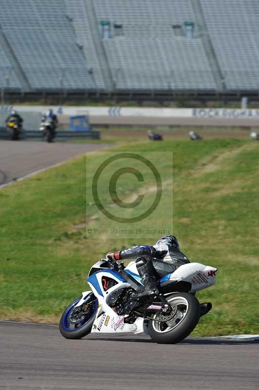 Rockingham no limits trackday;enduro digital images;event digital images;eventdigitalimages;no limits trackdays;peter wileman photography;racing digital images;rockingham raceway northamptonshire;rockingham trackday photographs;trackday digital images;trackday photos