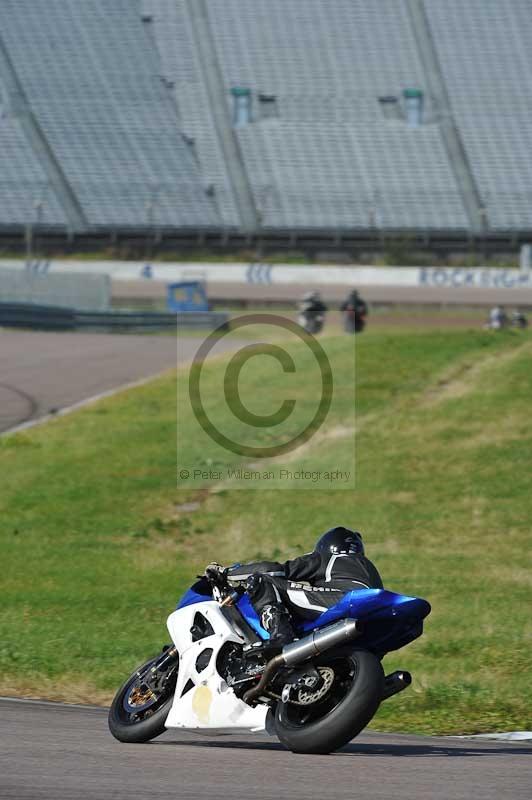 Rockingham no limits trackday;enduro digital images;event digital images;eventdigitalimages;no limits trackdays;peter wileman photography;racing digital images;rockingham raceway northamptonshire;rockingham trackday photographs;trackday digital images;trackday photos