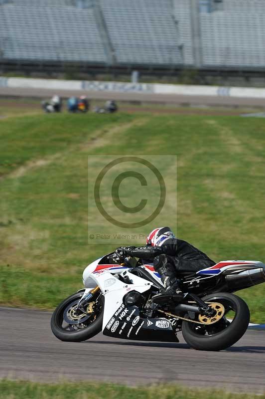 Rockingham no limits trackday;enduro digital images;event digital images;eventdigitalimages;no limits trackdays;peter wileman photography;racing digital images;rockingham raceway northamptonshire;rockingham trackday photographs;trackday digital images;trackday photos