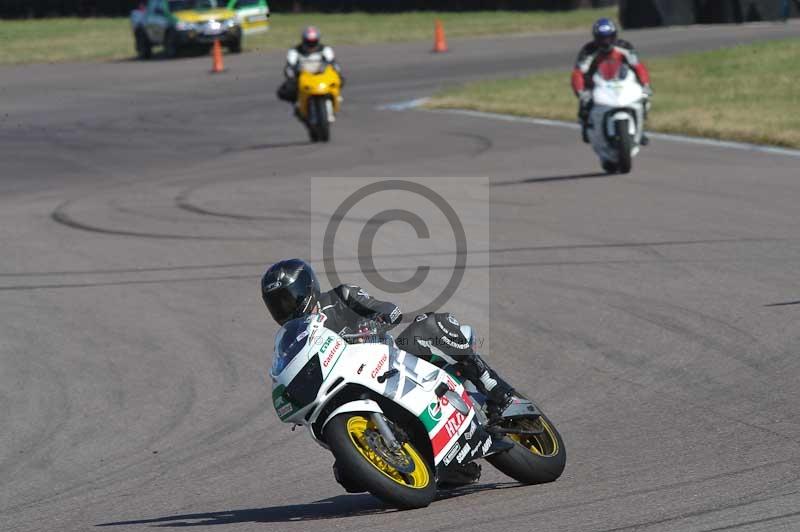 Rockingham no limits trackday;enduro digital images;event digital images;eventdigitalimages;no limits trackdays;peter wileman photography;racing digital images;rockingham raceway northamptonshire;rockingham trackday photographs;trackday digital images;trackday photos