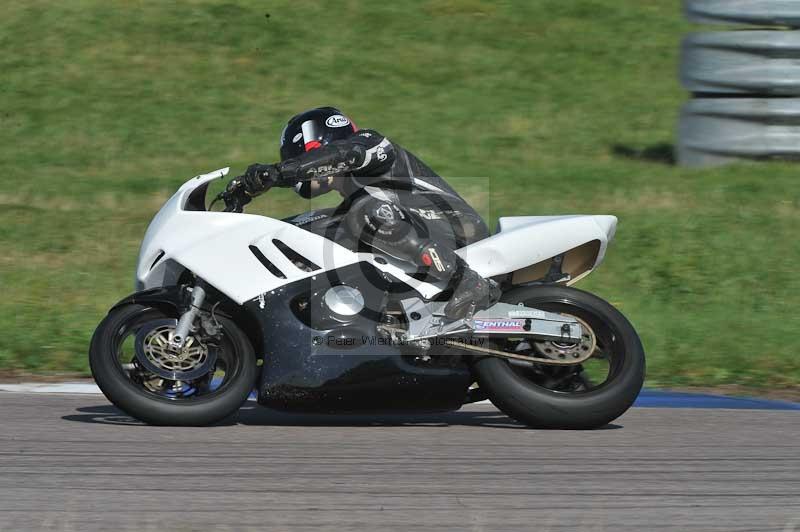 Rockingham no limits trackday;enduro digital images;event digital images;eventdigitalimages;no limits trackdays;peter wileman photography;racing digital images;rockingham raceway northamptonshire;rockingham trackday photographs;trackday digital images;trackday photos