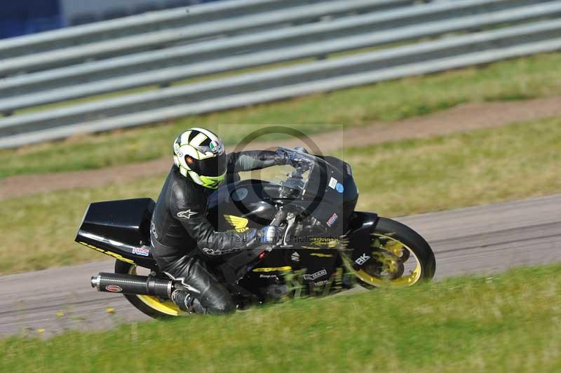 Rockingham no limits trackday;enduro digital images;event digital images;eventdigitalimages;no limits trackdays;peter wileman photography;racing digital images;rockingham raceway northamptonshire;rockingham trackday photographs;trackday digital images;trackday photos